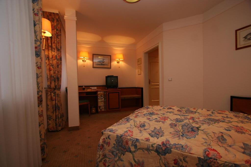 Park Hotel Am Schloss Ettringen  Room photo