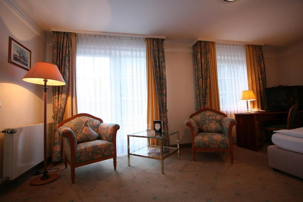 Park Hotel Am Schloss Ettringen  Exterior photo