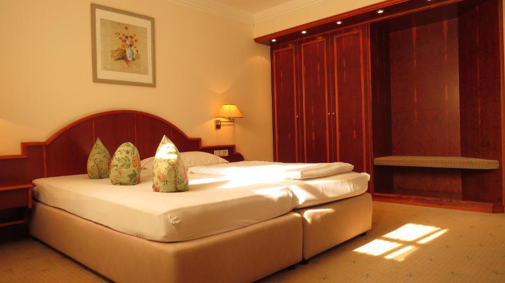 Park Hotel Am Schloss Ettringen  Room photo